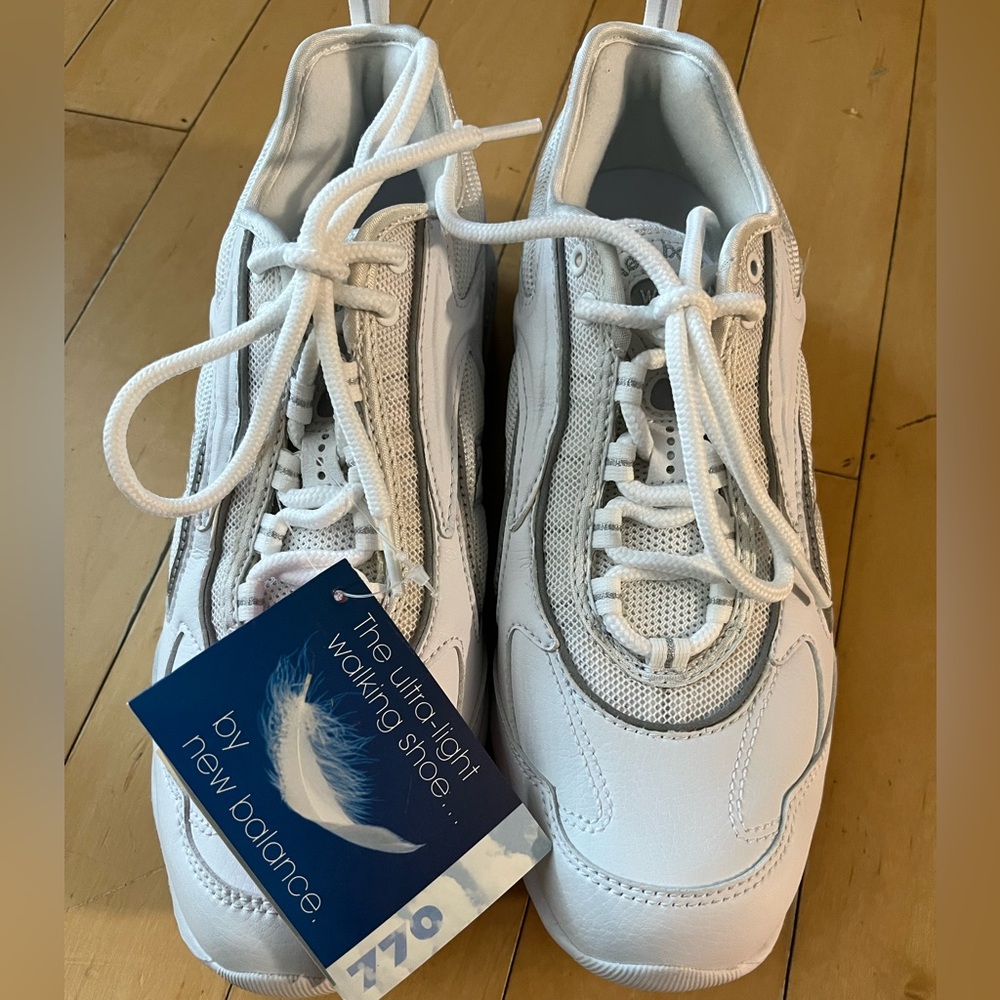 NWT! New Balance 770 Walking Sneaker
